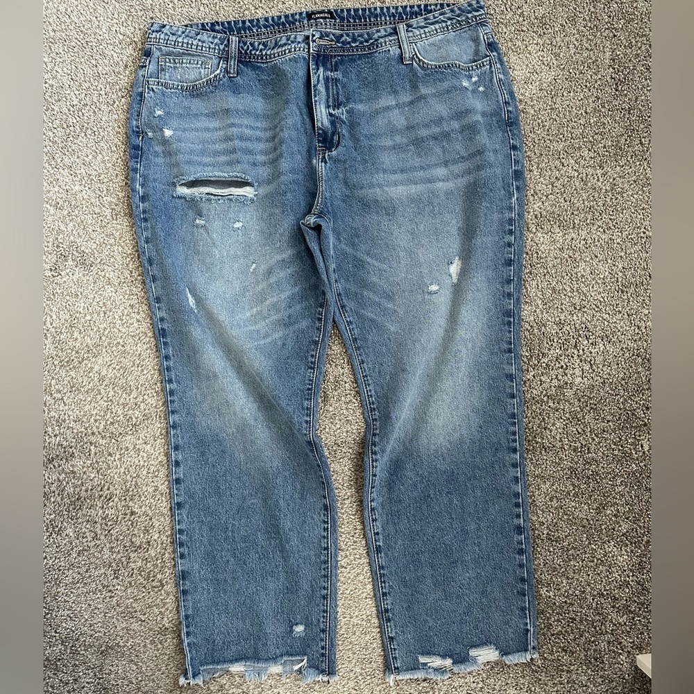 Woman’s Flamingals jeans fits like 18-20 womans